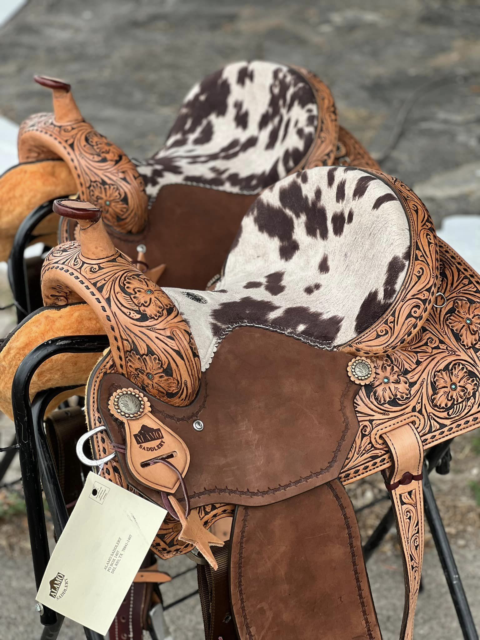 14" & 15" El pinto (Two-toned leather w/ Cheyanne roll) Barrel Saddle