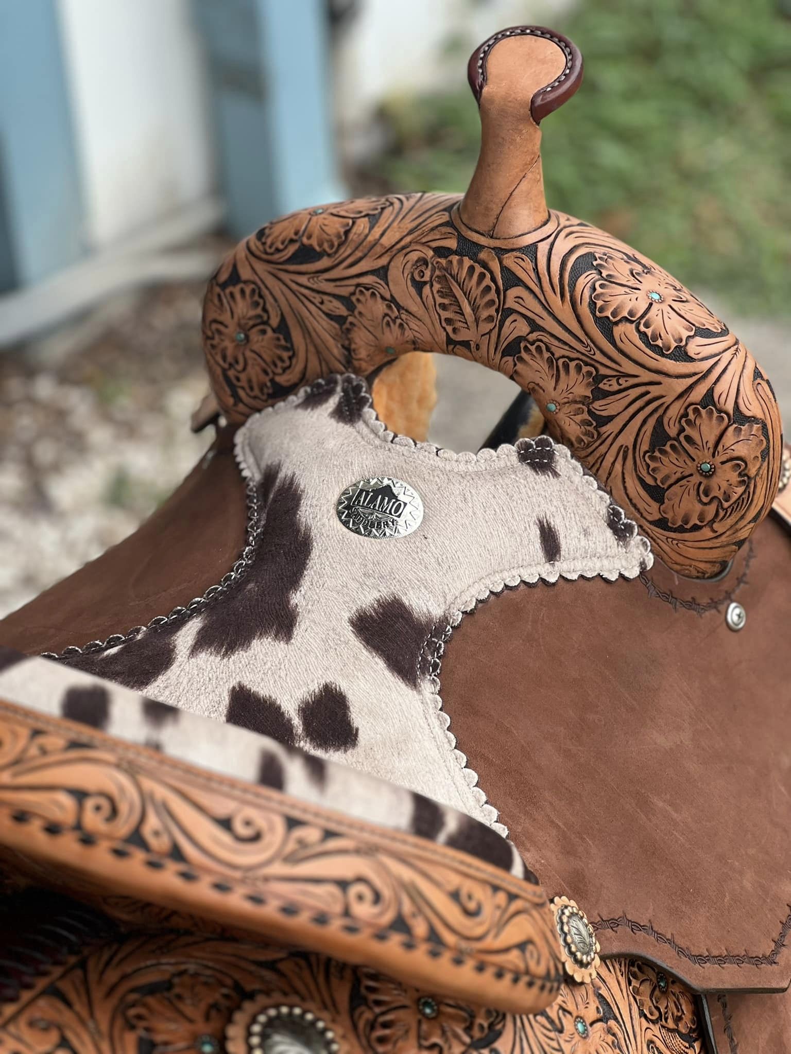 14" & 15" El pinto (Two-toned leather w/ Cheyanne roll) Barrel Saddle