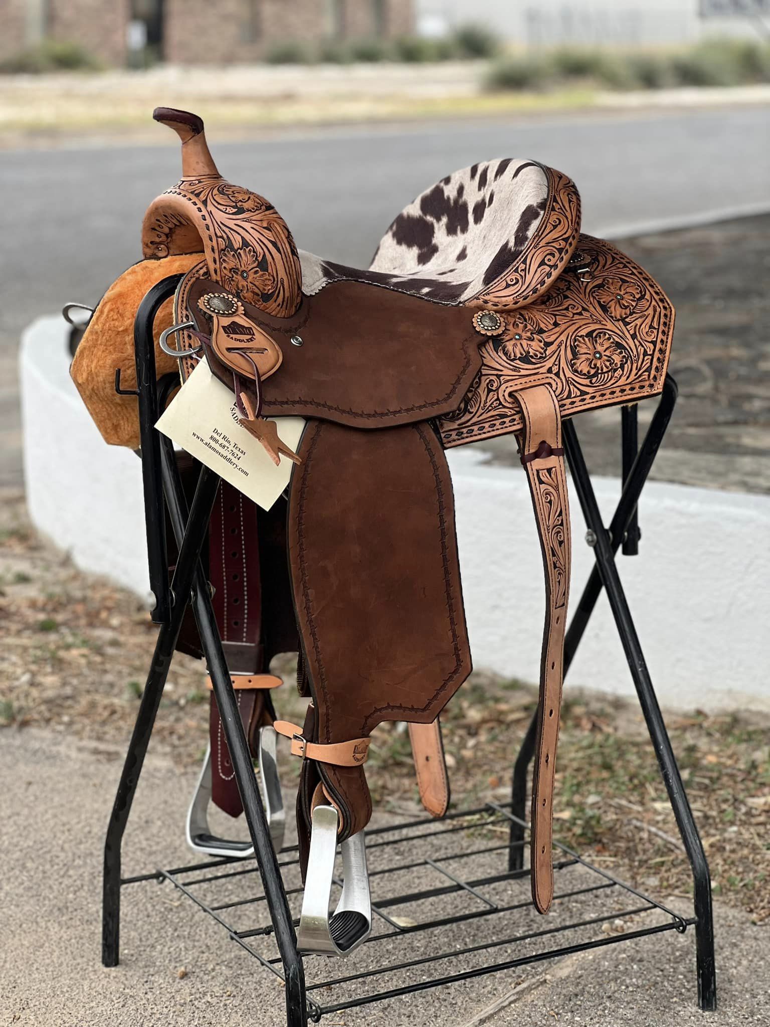 14" & 15" El pinto (Two-toned leather w/ Cheyanne roll) Barrel Saddle