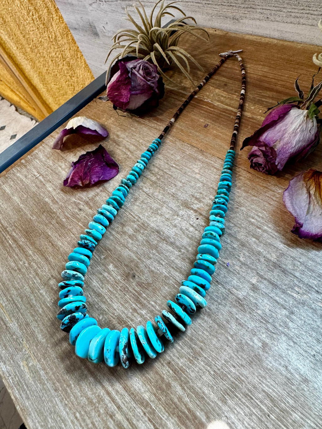 Shell & Turquoise Graduated Necklace – 23"