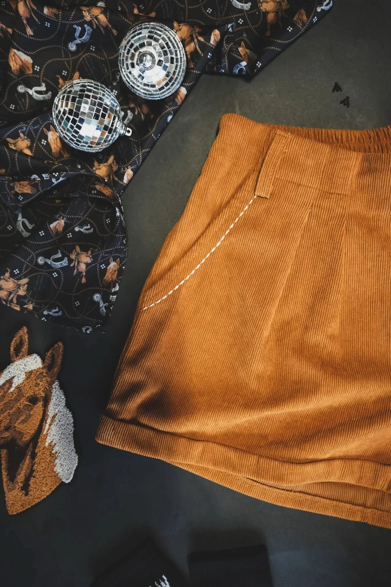 BUCKSTITCH QUEENS SADDLE SHORTS
