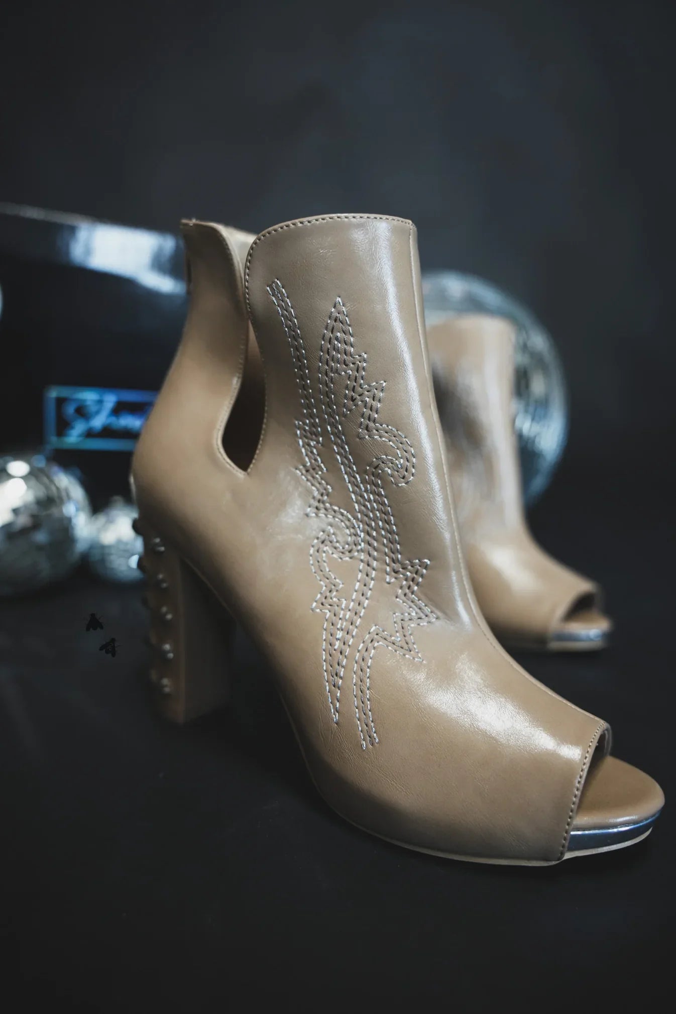 HIGH DEMAND RIVER ROCK HEELS