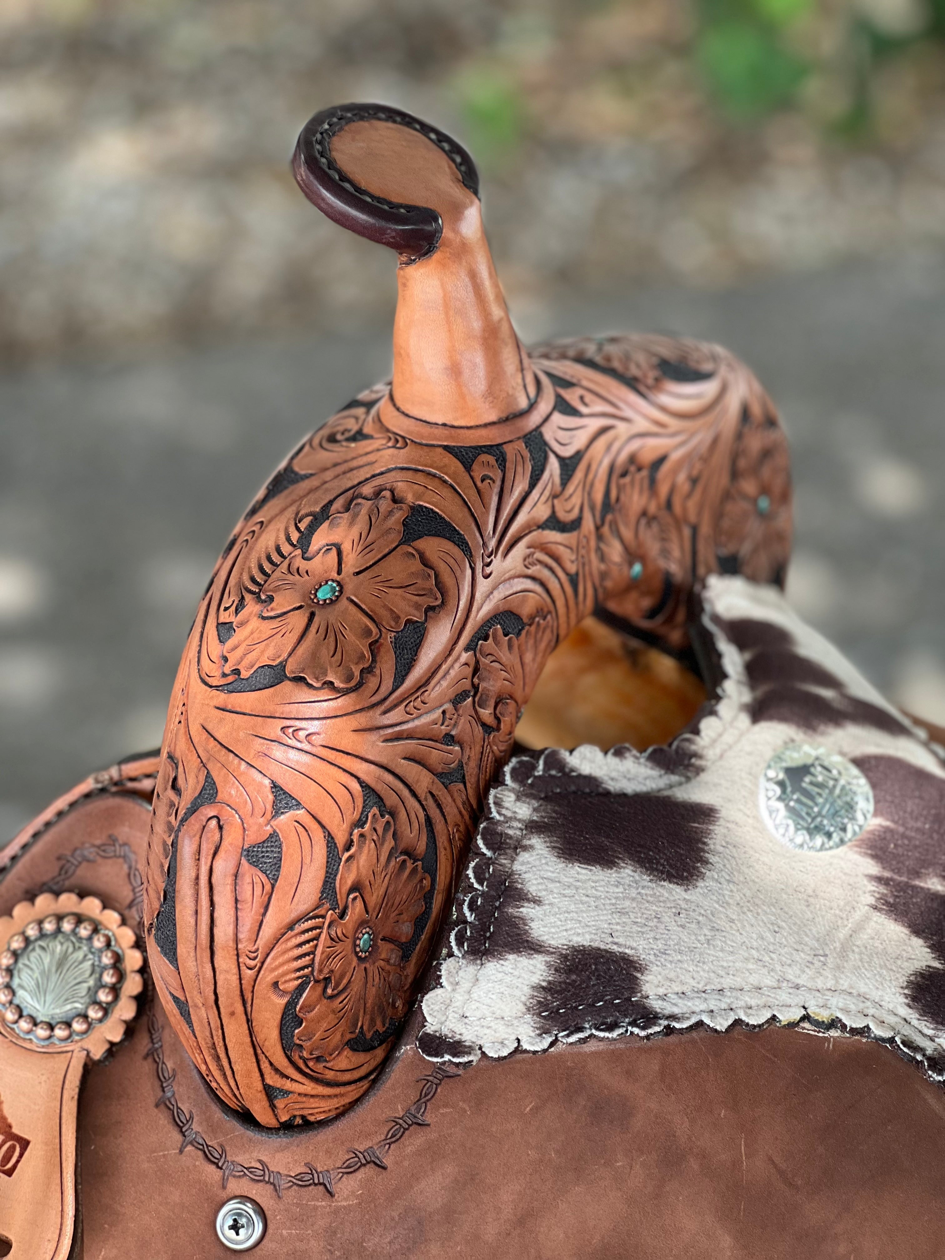 14" & 15" El pinto (Two-toned leather w/ Cheyanne roll) Barrel Saddle