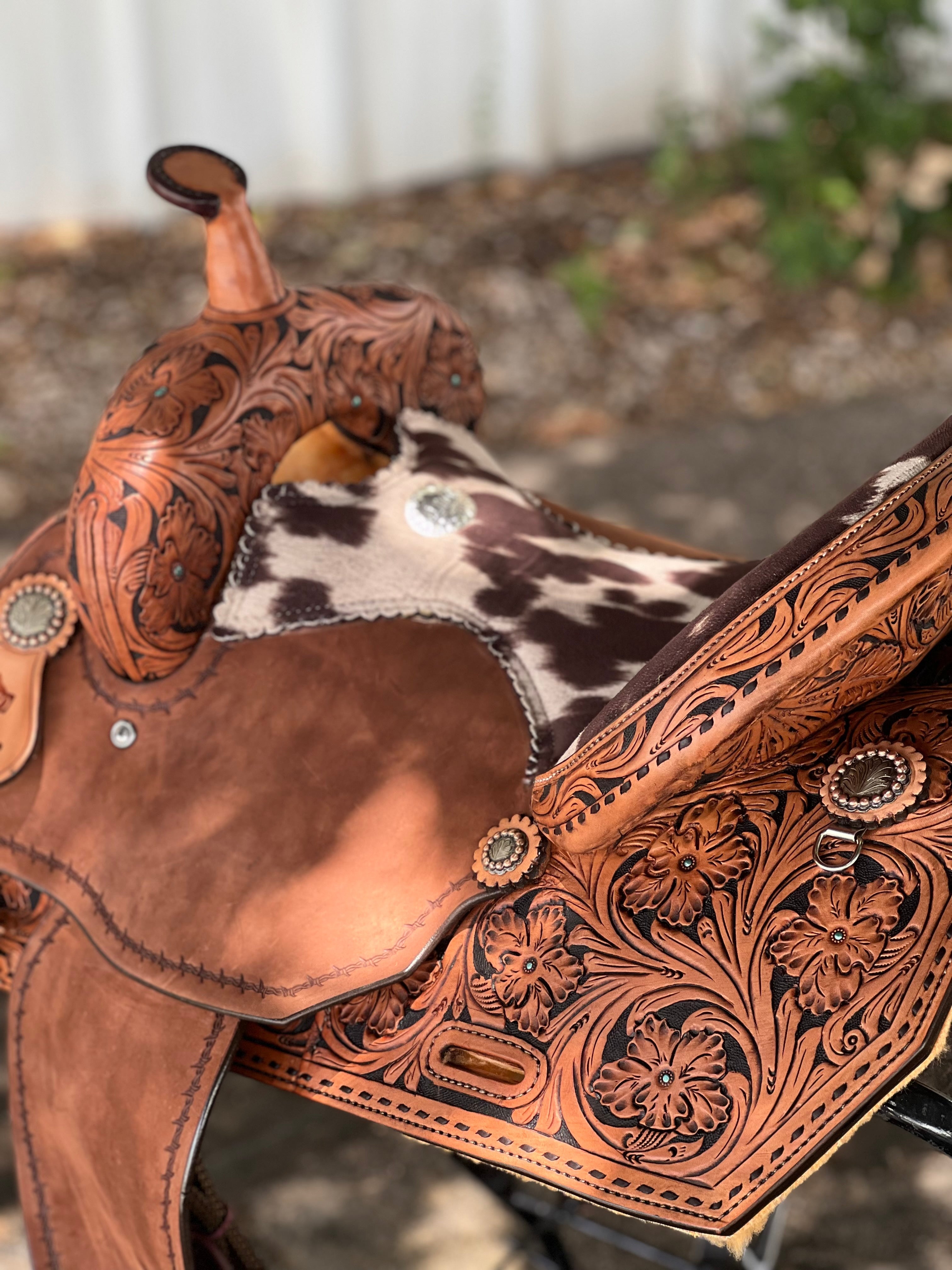 14" & 15" El pinto (Two-toned leather w/ Cheyanne roll) Barrel Saddle