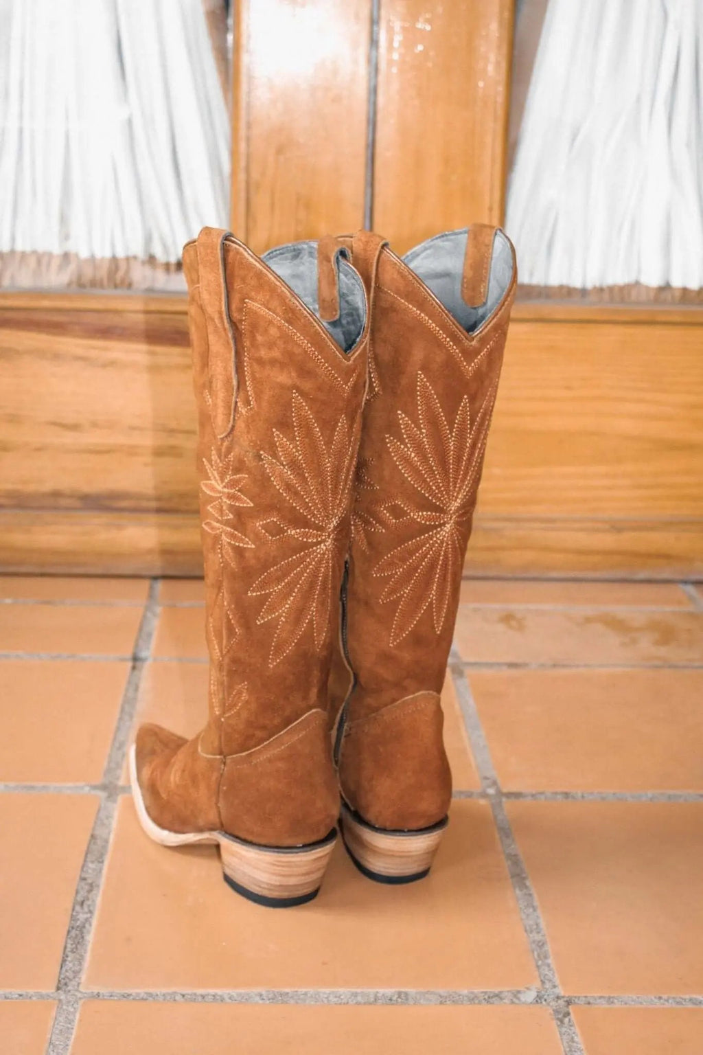 The Lorraine Knee-High Western Boots – Camel Suede